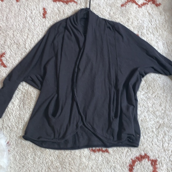 Lululemon- Sweatshirt Cardigan- Open Front- Size 8- Black w/ Pockets - Picture 7 of 10